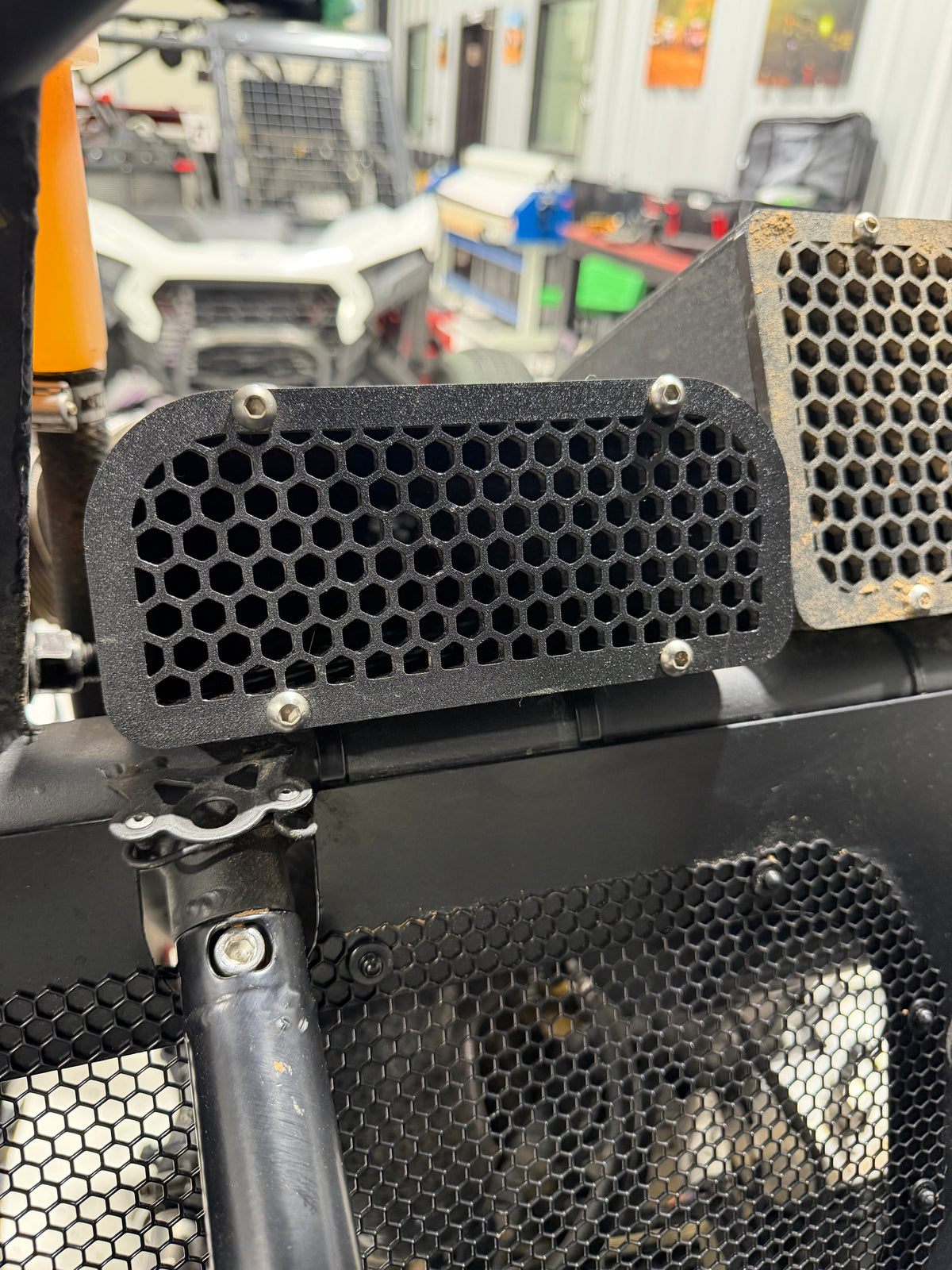 ARD PRO R CVT INTAKE SCOOP RPL GRILLE